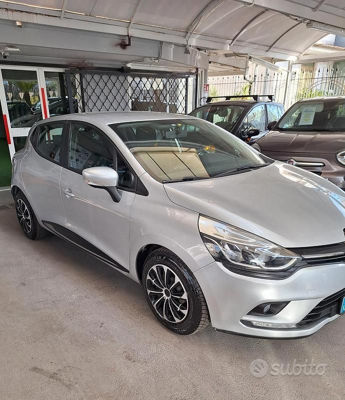 Usata Renault Clio IV Business 75 CV (55 kW) 2019 Grigio Berlina