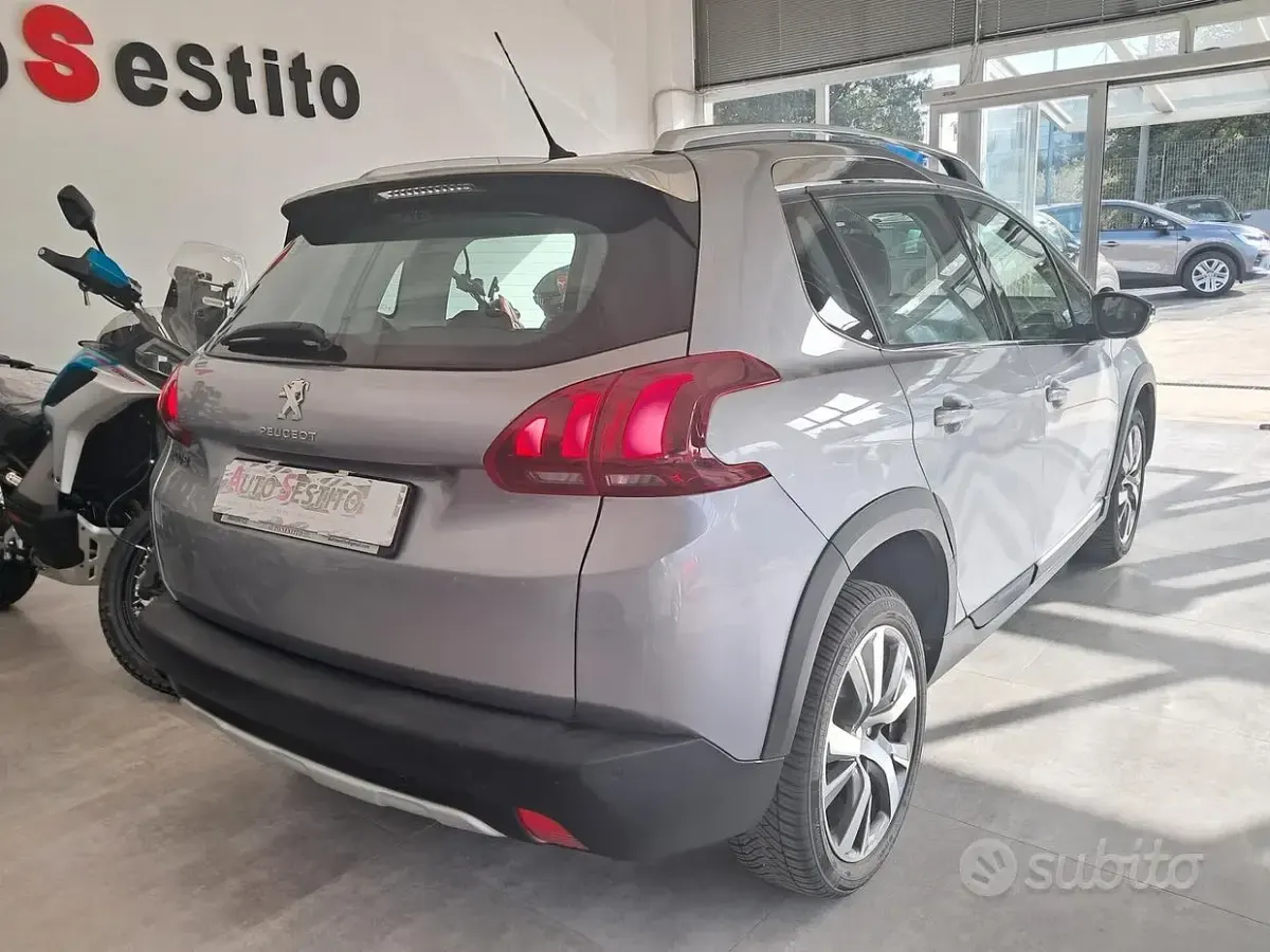Usata Peugeot 2008 Allure 102 CV (75 kW) 2019 Grigio SUV