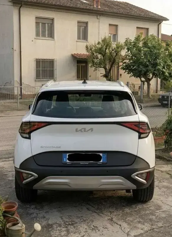 Usata Kia Sportage 136 CV (100 kW) 2024 Bianco SUV