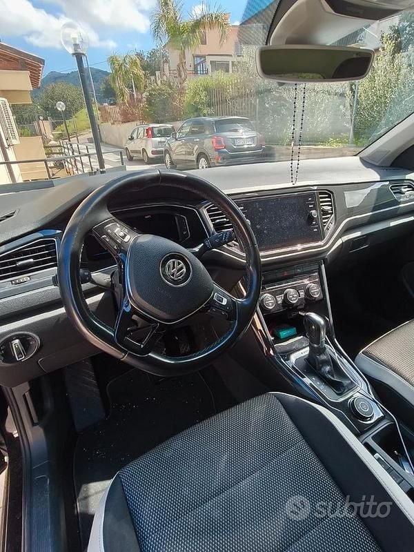 Usata VW T-Roc 150 CV (110 kW) 2018 Nero SUV