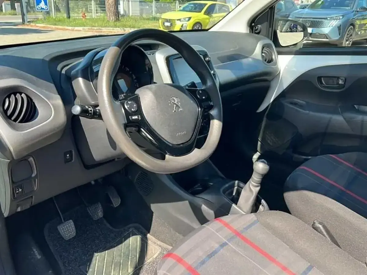 Usata Peugeot 108 Active 69 CV (50 kW) 2016 Bianco Utilitaria