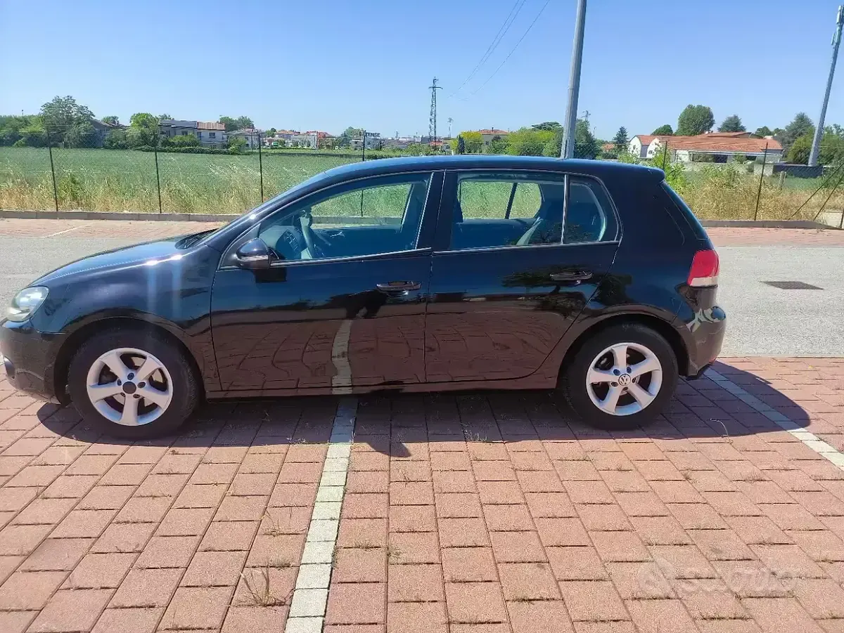 Usata VW Golf VI 105 CV (77 kW) 2010 Nero Utilitaria