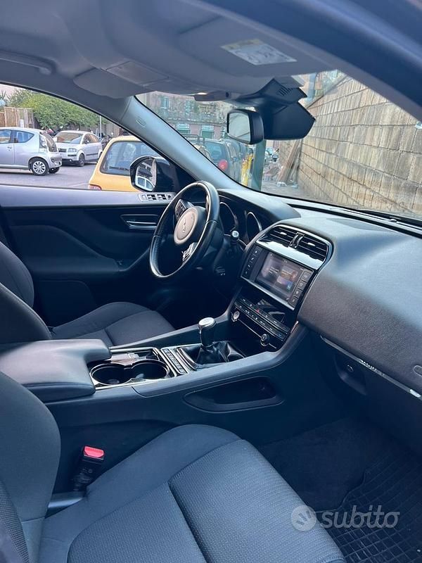 Usata Jaguar F-Pace 180 CV (132 kW) 2017 Grigio SUV