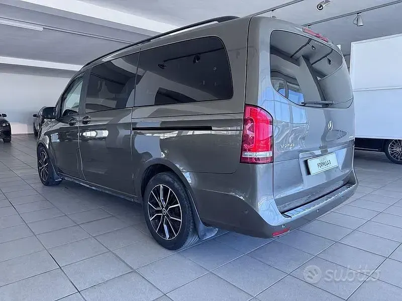 Usata Mercedes V250 190 CV (139 kW) 2015 Marrone Monovolume