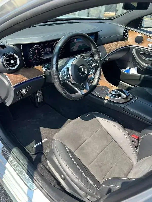 Usata Mercedes E220 Premium 194 CV (142 kW) 2019 Grigio Station wagon