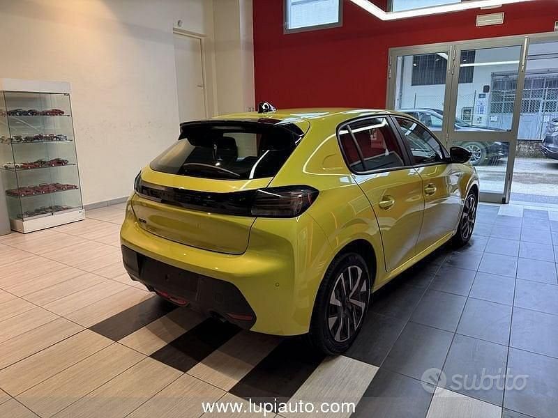 Usata Peugeot 208 Active 101 CV (74 kW) 2024 Giallo Utilitaria