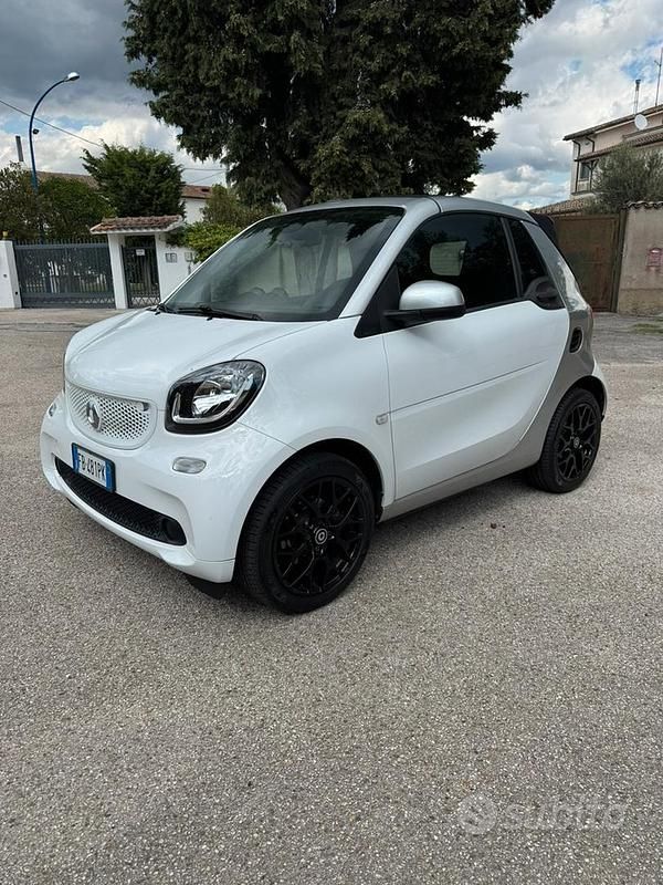 Bianco Usata 2016 Smart ForTwo Cabrio Passion Cabrio | 12.000 € - Immagine 1/4