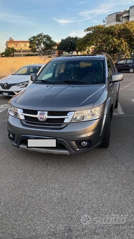 Grigio Usata 2013 Fiat Freemont SUV | 9800 € (Cara) - Immagine 1/4
