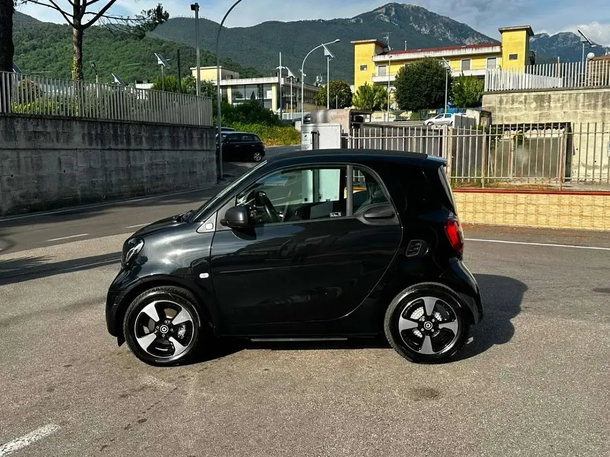 Usata Smart ForTwo Coupé Prime 41 kW (56 CV) 2020 Nero Utilitaria