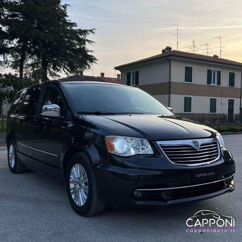 Usata Lancia Voyager 177 CV (130 kW) 2014 Nero Monovolume