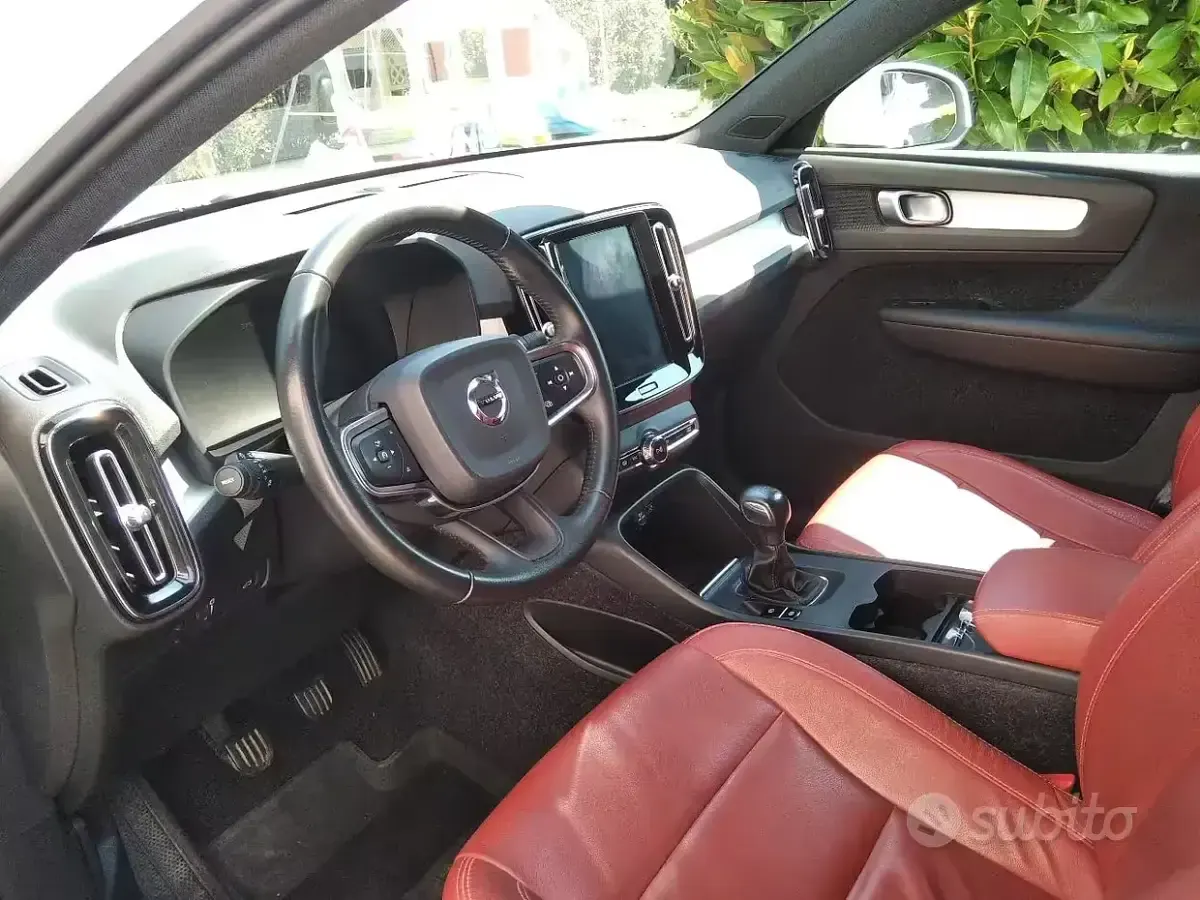 Usata Volvo XC40 163 CV (119 kW) 2019 Bianco SUV