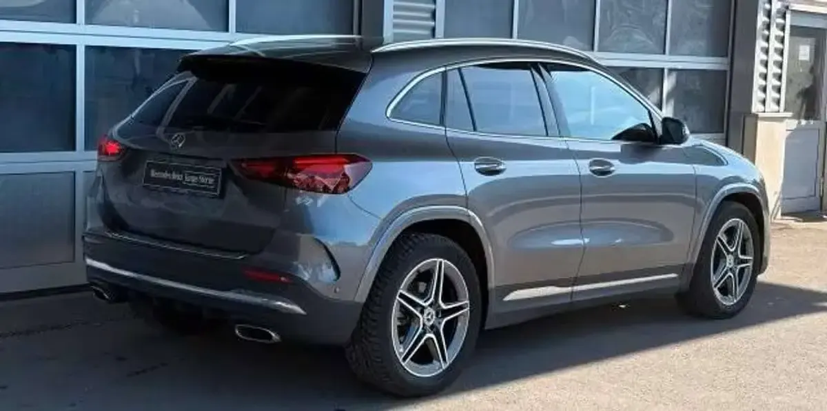 Usata Mercedes GLA200 AMG 163 CV (119 kW) 2024 Grigio SUV