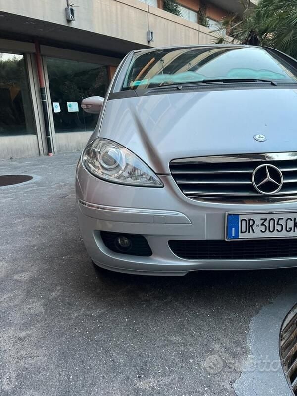 Usata Mercedes 180 2008 Grigio Berlina