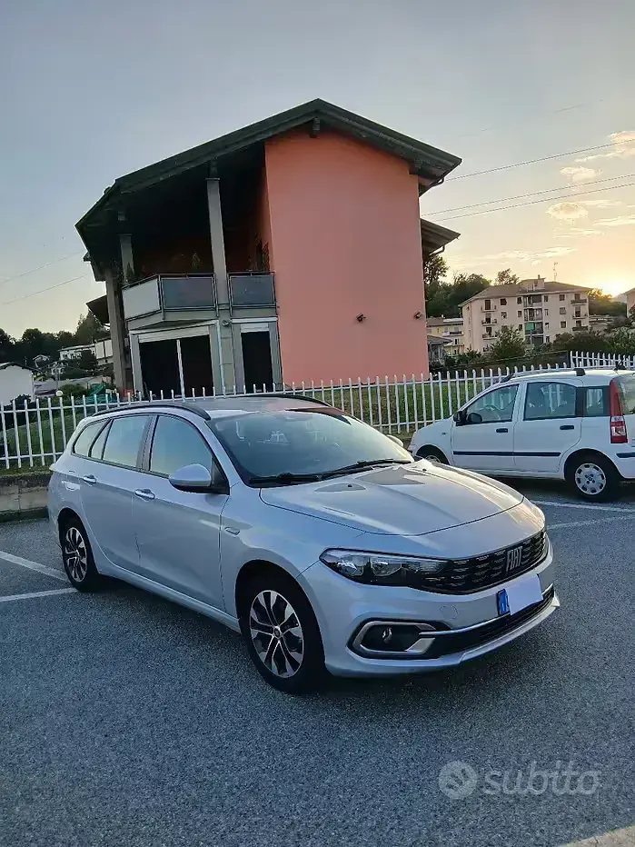 Usata Fiat Tipo City Life 131 CV (96 kW) 2022 Grigio Station wagon