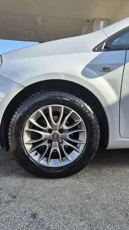 Usata Fiat Punto Evo Dynamic 75 CV (55 kW) 2012 Utilitaria