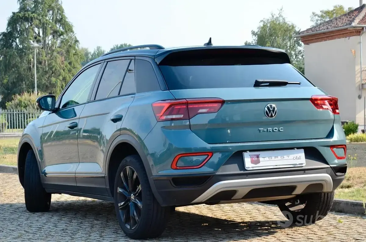 Usata VW T-Roc Style 110 CV (80 kW) 2023 Bluazzurro SUV