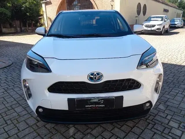 Usata Toyota Yaris Cross Business Edition 92 CV (67 kW) 2024 Bianco SUV