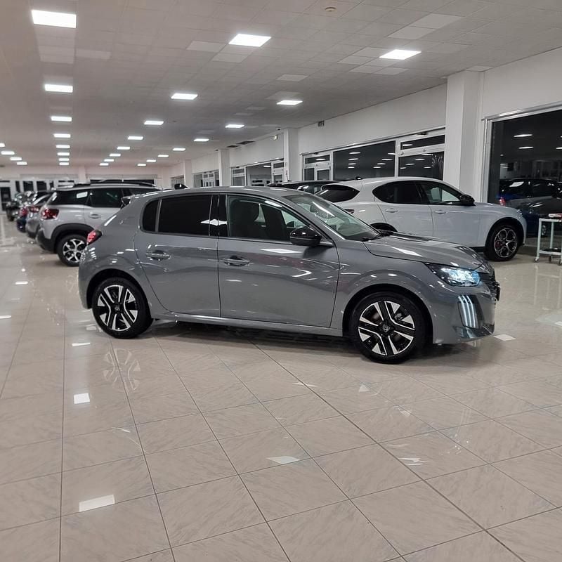 Nuova Peugeot 208 Allure 101 CV (74 kW) 2025 Grigio Utilitaria