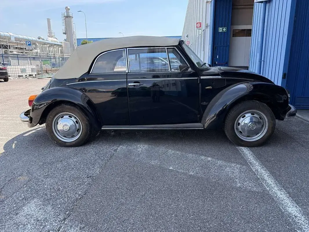 Usata VW Käfer 35 CV (25 kW) 1979 Nero Cabrio