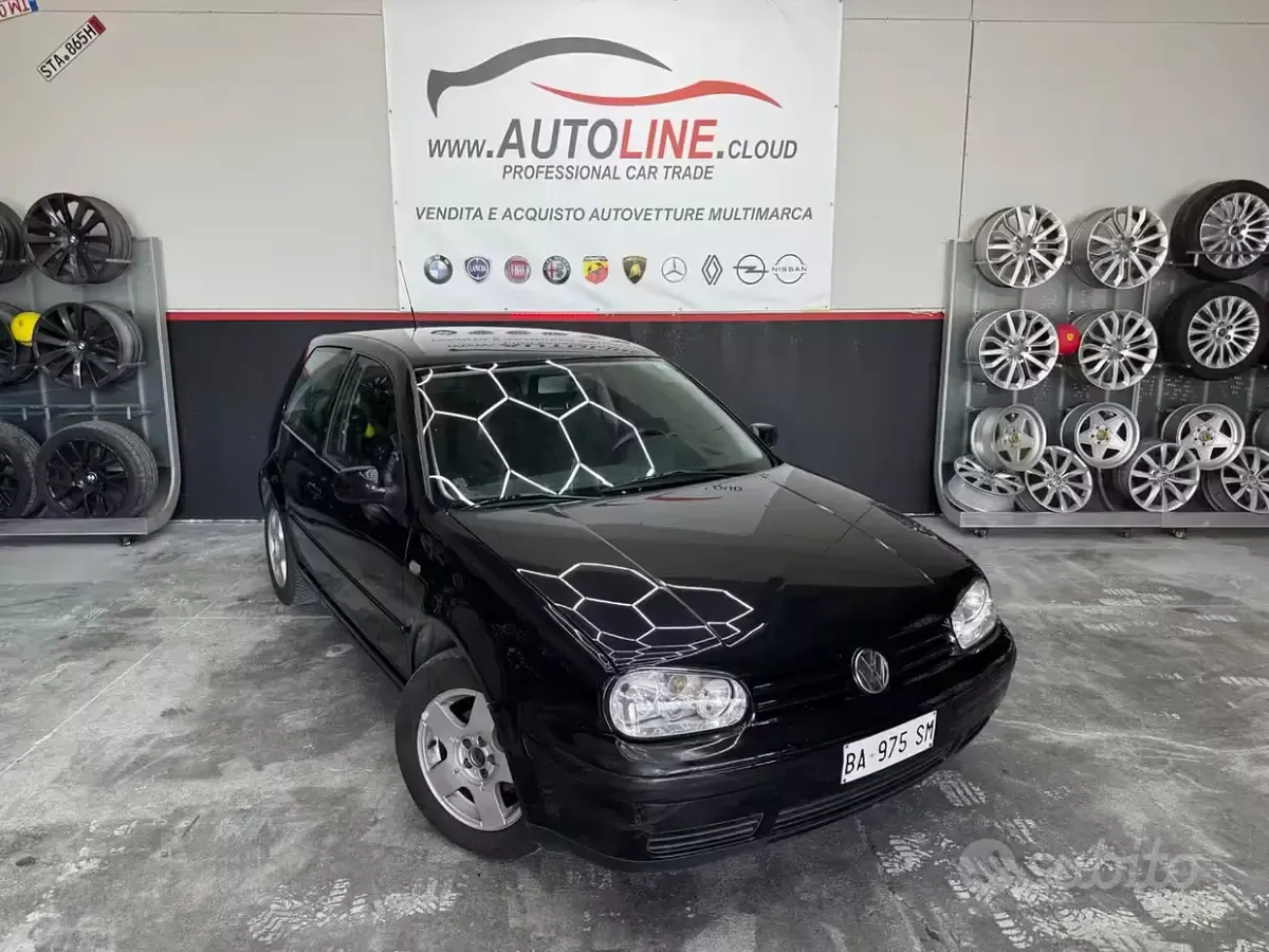 Usata VW Golf IV 101 CV (74 kW) 2000 Nero Berlina