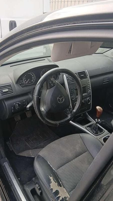 Käytetty Mercedes A150 Avantgarde 95 HP (69 kW) 2008 Musta Tila-auto