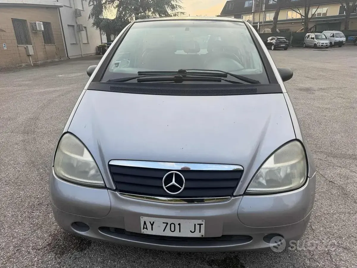 Usata Mercedes A140 Avantgarde 82 CV (60 kW) 1998 Grigio Berlina