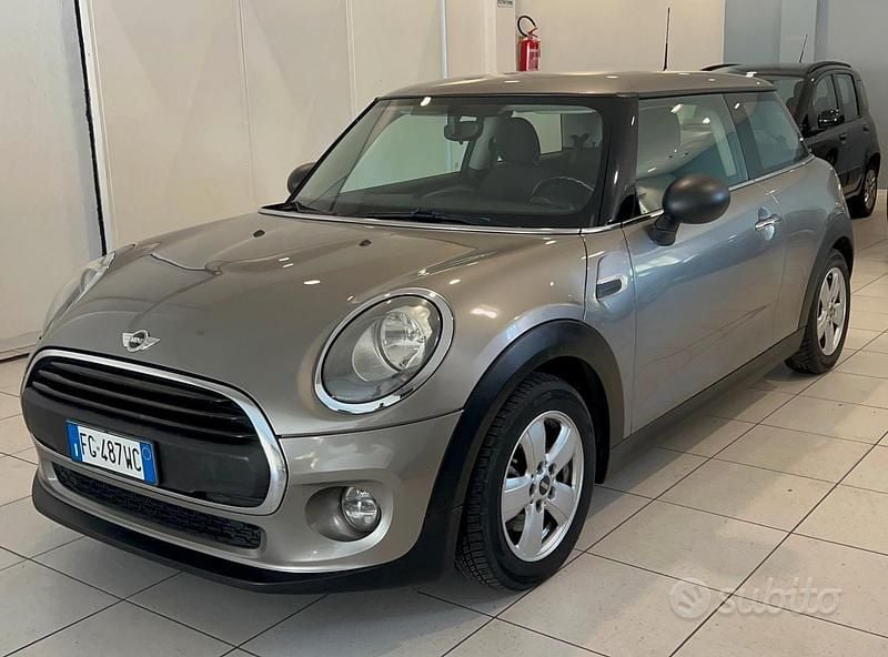 Usata Mini ONE 75 CV (55 kW) 2016 Grigio Utilitaria