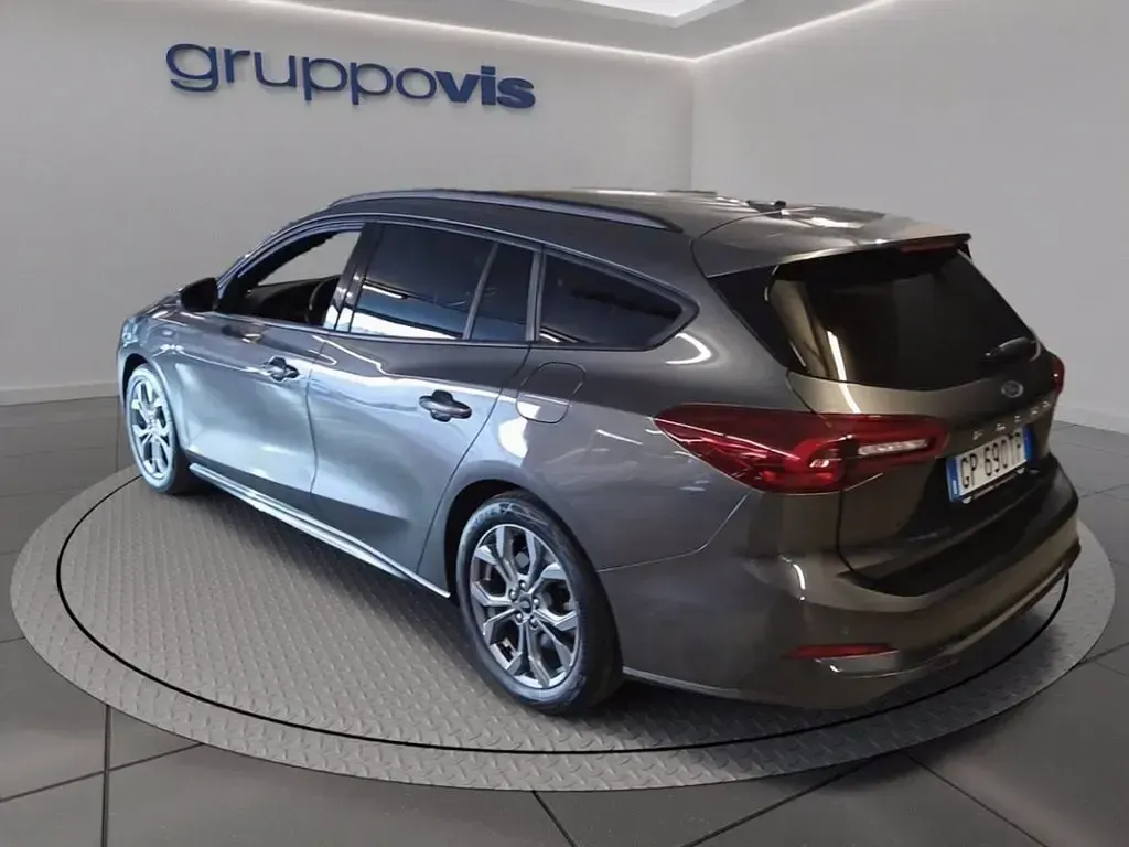 Usata Ford Focus ST-Line 125 CV (91 kW) 2023 Magnetic grey (metallizzato) Station wagon