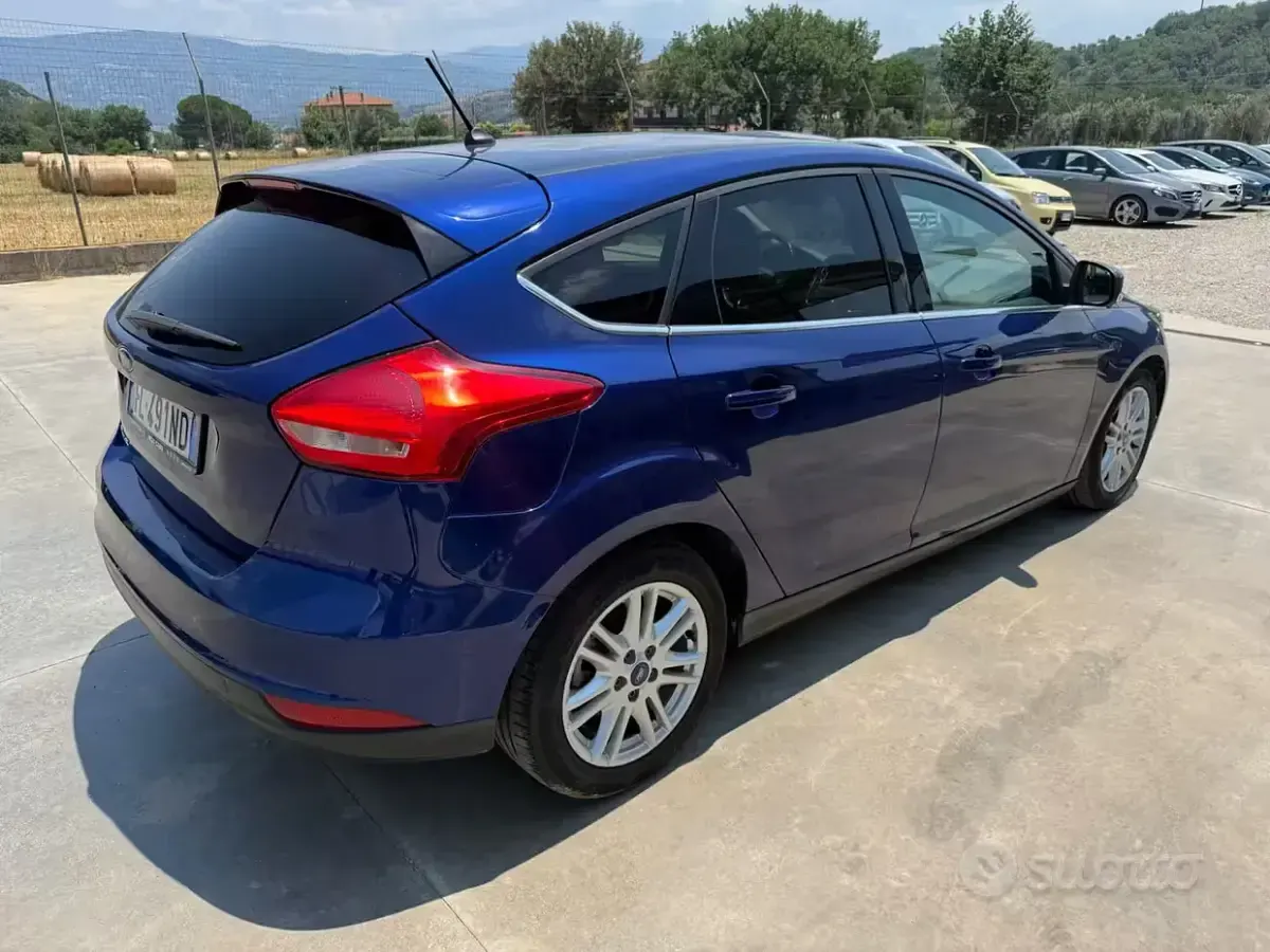 Usata Ford Focus Titanium 120 CV (88 kW) 2018 Bluazzurro Berlina