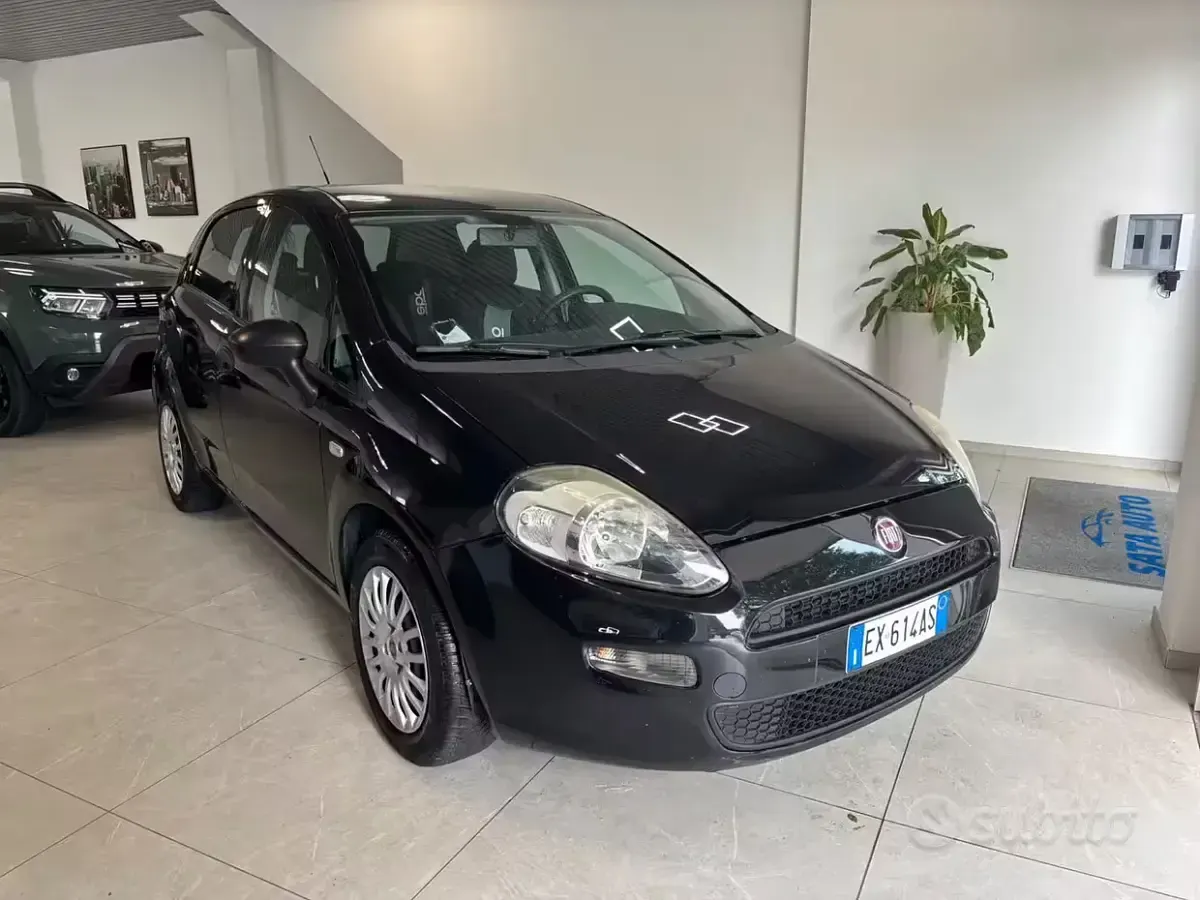 Usata Fiat Grande Punto 69 CV (50 kW) 2011 Utilitaria