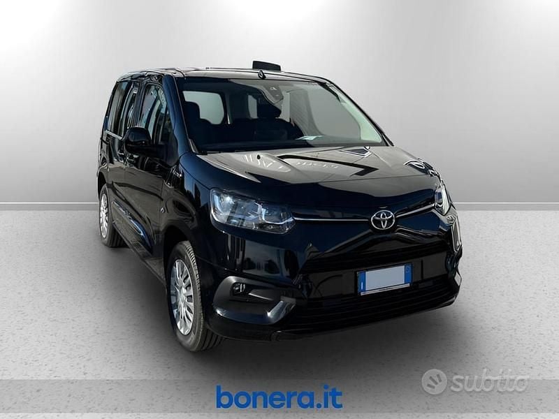 Usata Toyota Proace Verso City 100 kW (136 CV) 2022 Nero Station wagon