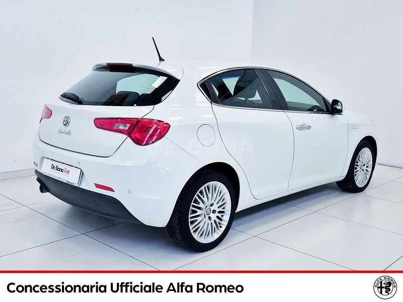 Usata Alfa Romeo Giulietta Distinctive 105 CV (77 kW) 2012 Bianco Utilitaria