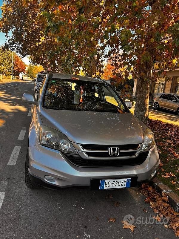 Argento Usata 2010 Honda CR-V Elegance SUV | 6500 € (Ottimo prezzo) - Immagine 1/4