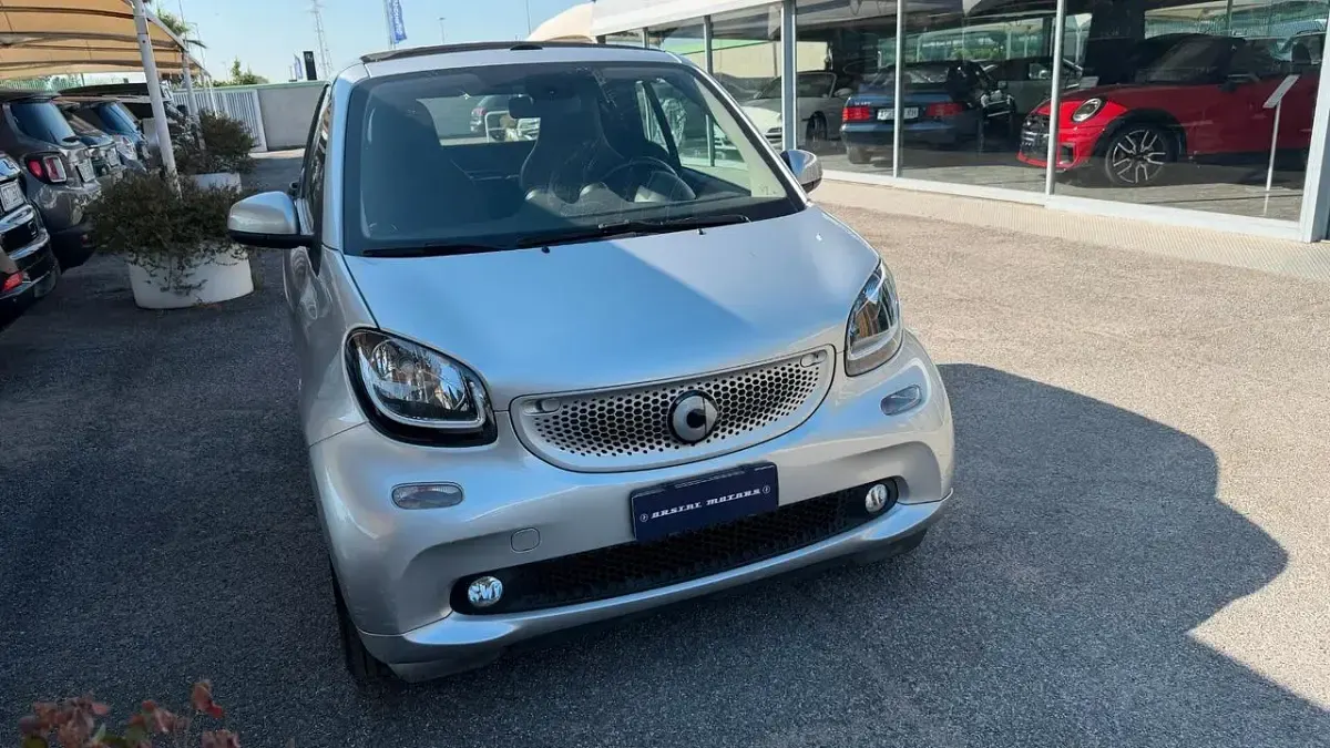 Usata Smart ForTwo Cabrio Prime 90 CV (66 kW) 2017 Argento Cabrio