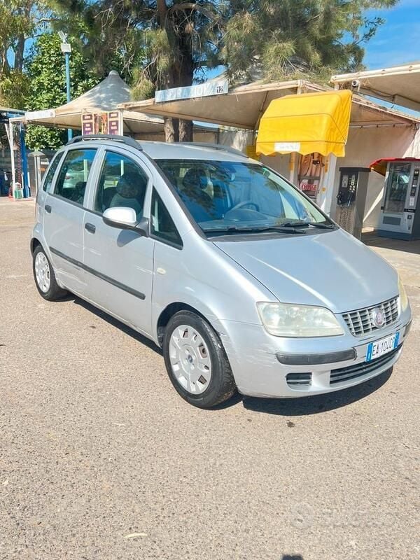 Usata Fiat Idea 70 CV (51 kW) 2009 Grigio Monovolume