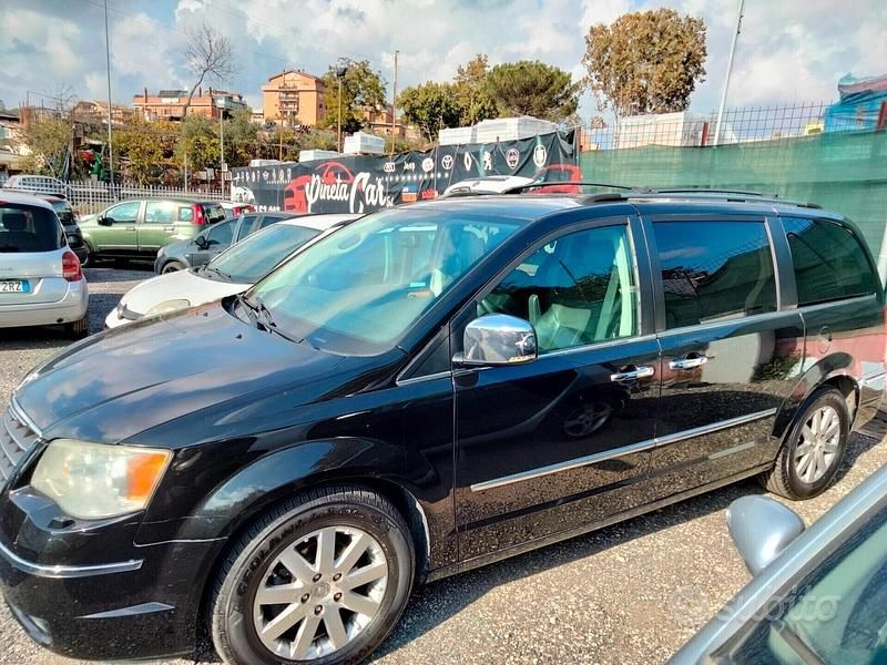 Usata Chrysler Voyager Limited 163 CV (119 kW) 2008 Nero Monovolume