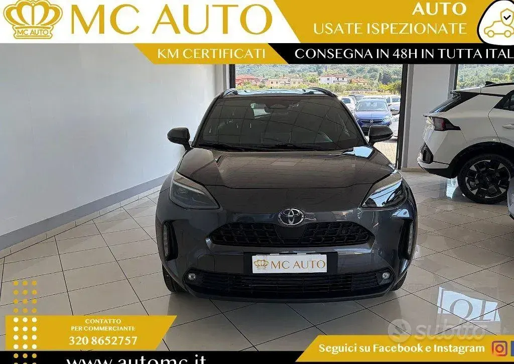 Nuova Toyota Yaris Cross 92 CV (67 kW) 2026 Grigio SUV