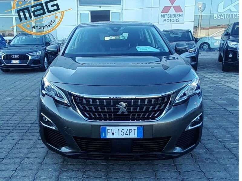 Verde Usata 2019 Peugeot 3008 Allure Station wagon | 17.900 € (Cara) - Immagine 1/4