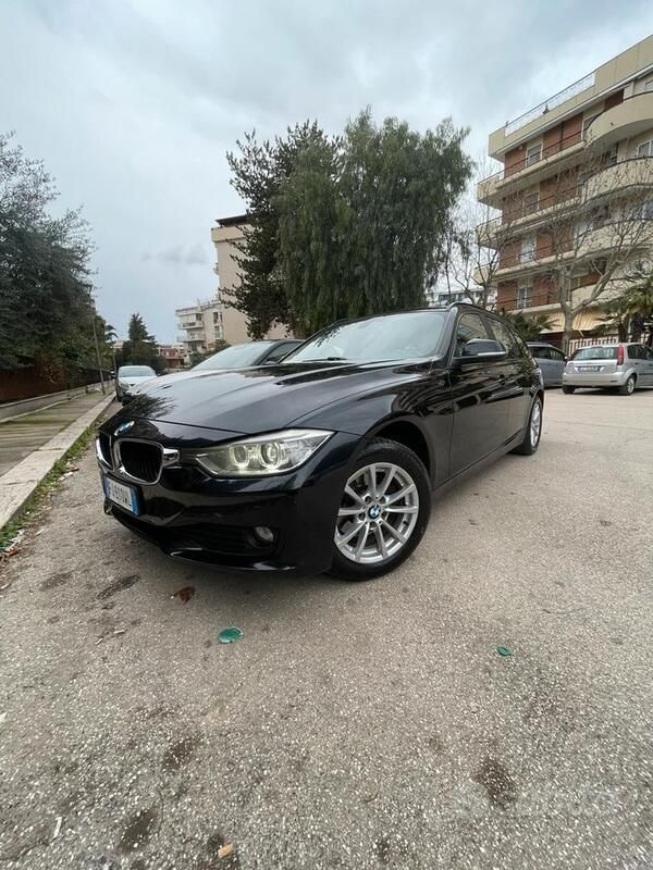 Usata BMW 318 150 CV (110 kW) 2016 Nero Station wagon