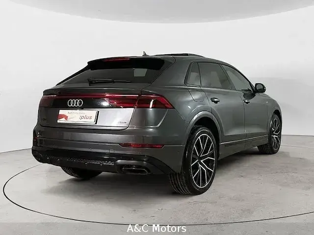 Usata Audi Q8 S-Line 286 CV (210 kW) 2025 Grigio SUV