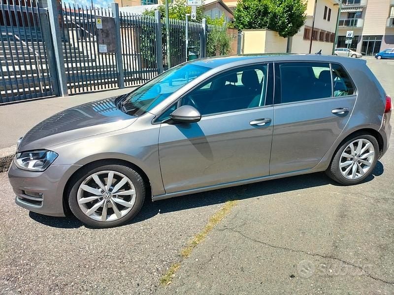 Usata VW Golf VII 110 CV (80 kW) 2016 Grigio Utilitaria