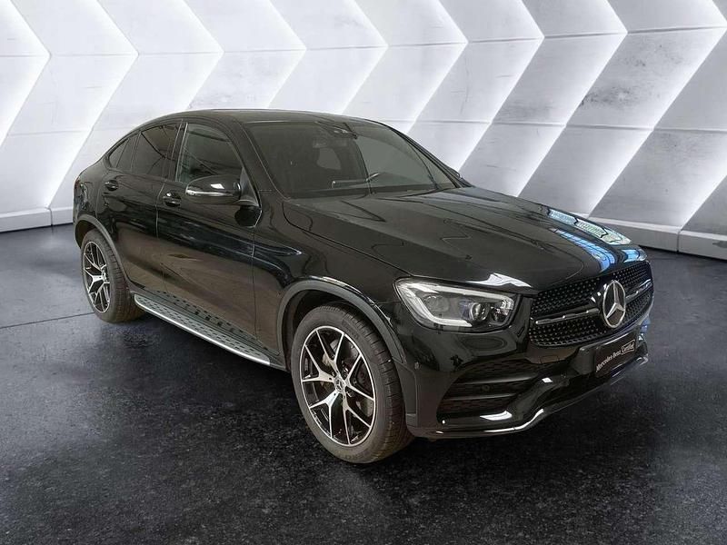 Usado Mercedes GLC220 Premium Plus 194 CV (142 kW) 2021 Negro Coupe