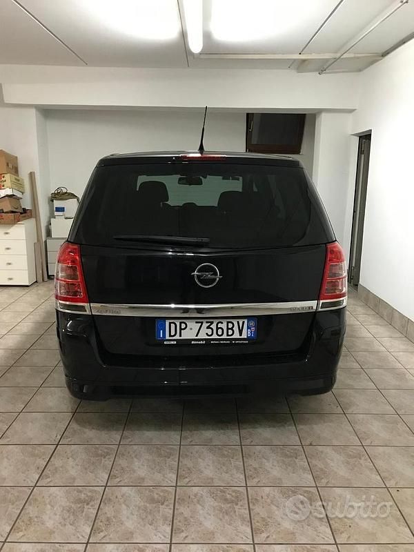 Nero Usata 2008 Opel Zafira Monovolume | 6000 € (Molto cara) - Immagine 1/4