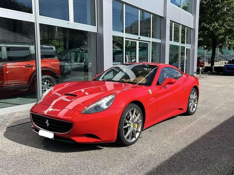 Rosso Usata 2011 Ferrari California Cabrio | 105.000 € (Buon prezzo) - Immagine 1/4