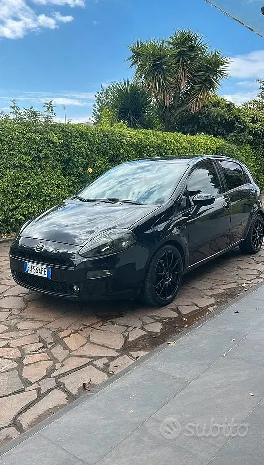 Usata Fiat Grande Punto 95 CV (69 kW) 2017 Nero Utilitaria
