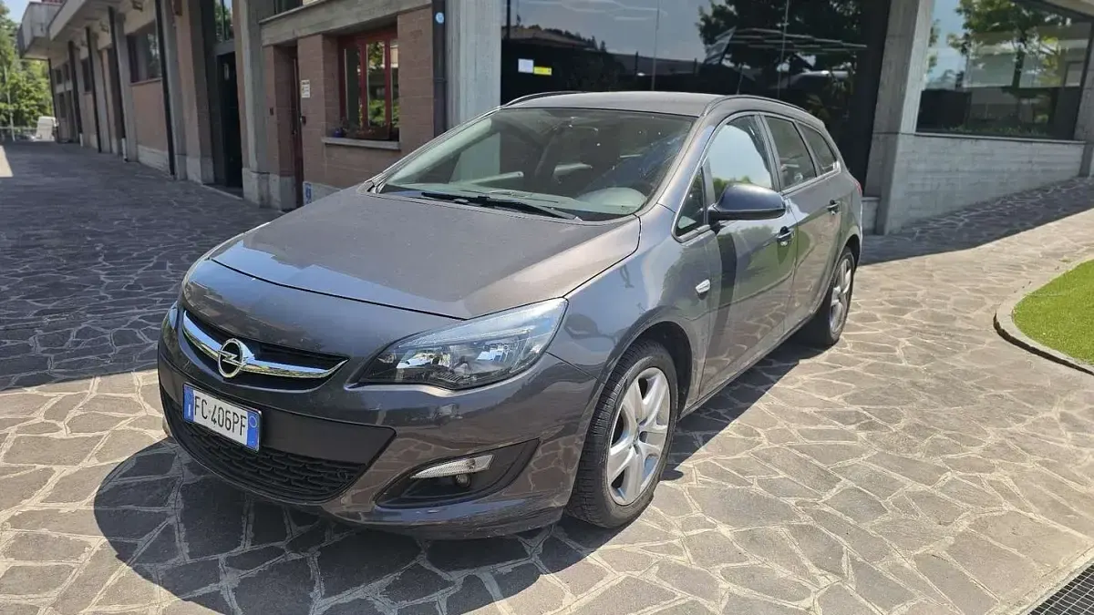 Usata Opel Astra Cosmo 136 CV (100 kW) 2016 Station wagon