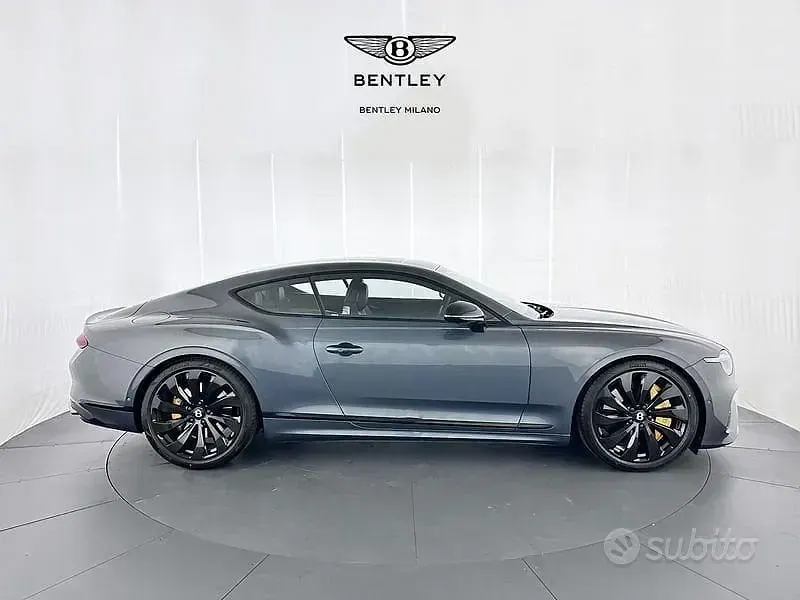 Usata Bentley Continental 519 CV (381 kW) 2025 Grigio Coupé
