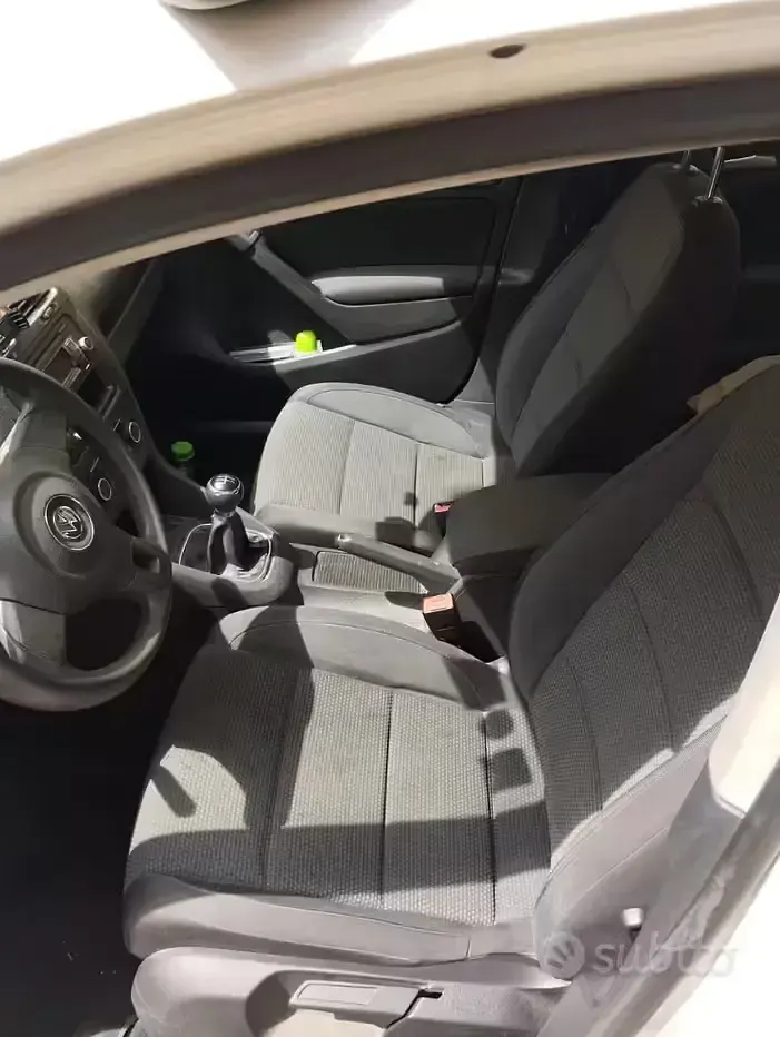 Usata VW Golf VI Comfortline 105 CV (77 kW) 2010 Bianco Utilitaria