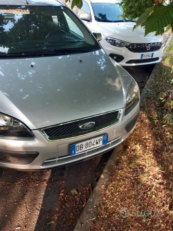 Usata 2005 Ford C-MAX Monovolume | 2899 € (Cara) - Immagine 1/4