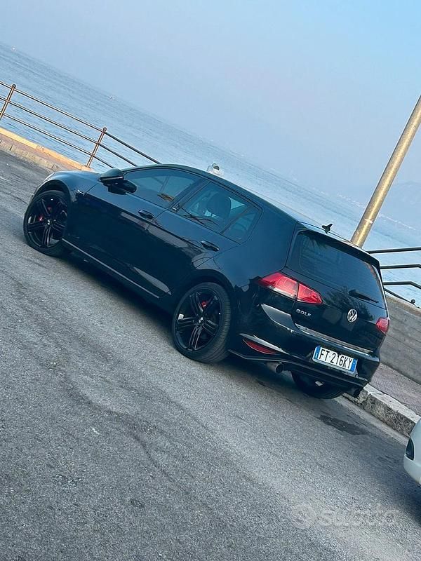 Nero Usata 2013 VW Golf VII Tre volumi | 10.000 € (Buon prezzo) - Immagine 1/4